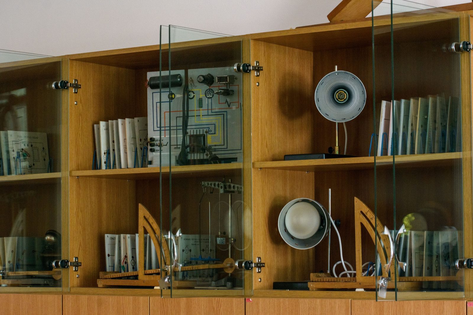 Comic Shelf interior